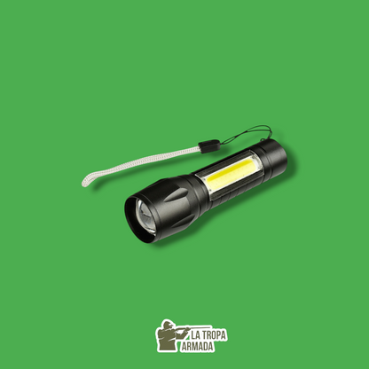 Linterna LED Mini Recargable – Potencia Compacta para Aventuras al Aire Libre